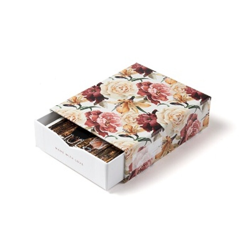 Image of Bilderbox mit 100 Fotos 13x9 cm im Design "Made With Love"